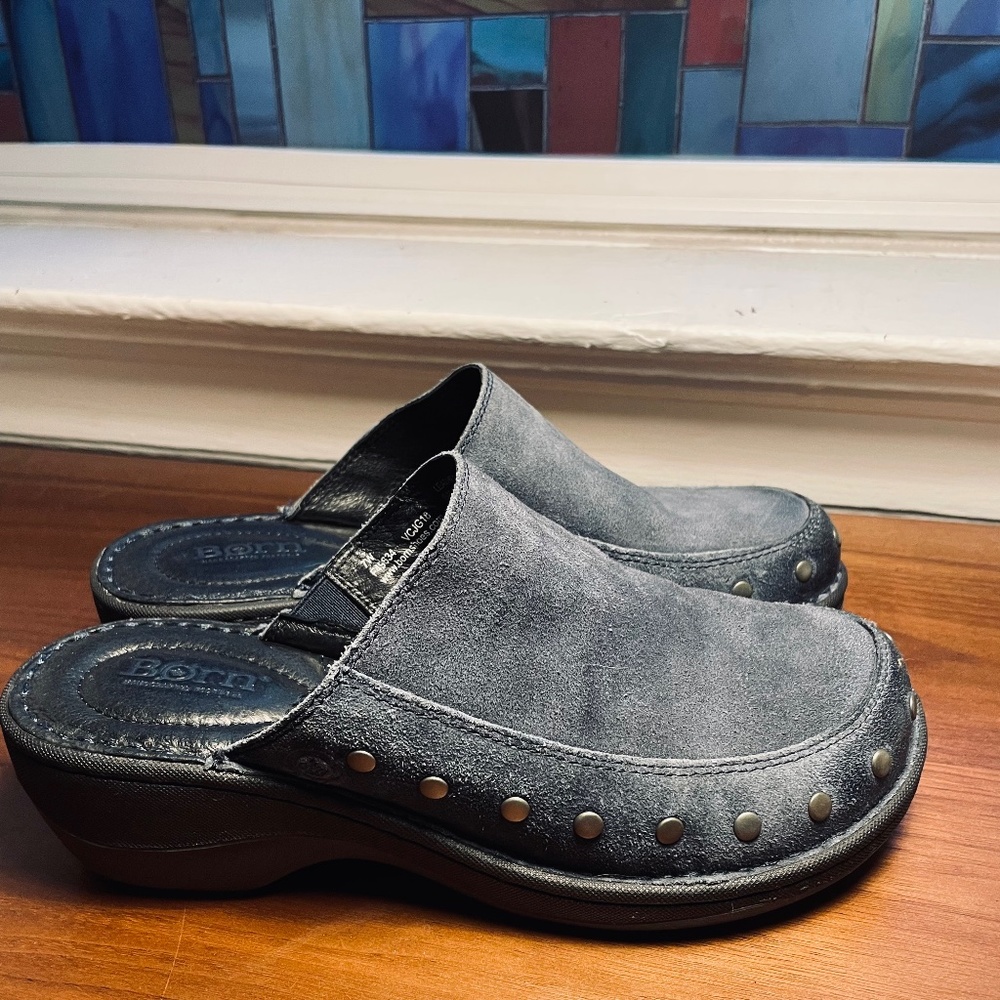 Sz 7M—Born Navy Blue Suede High Heeled Clogs